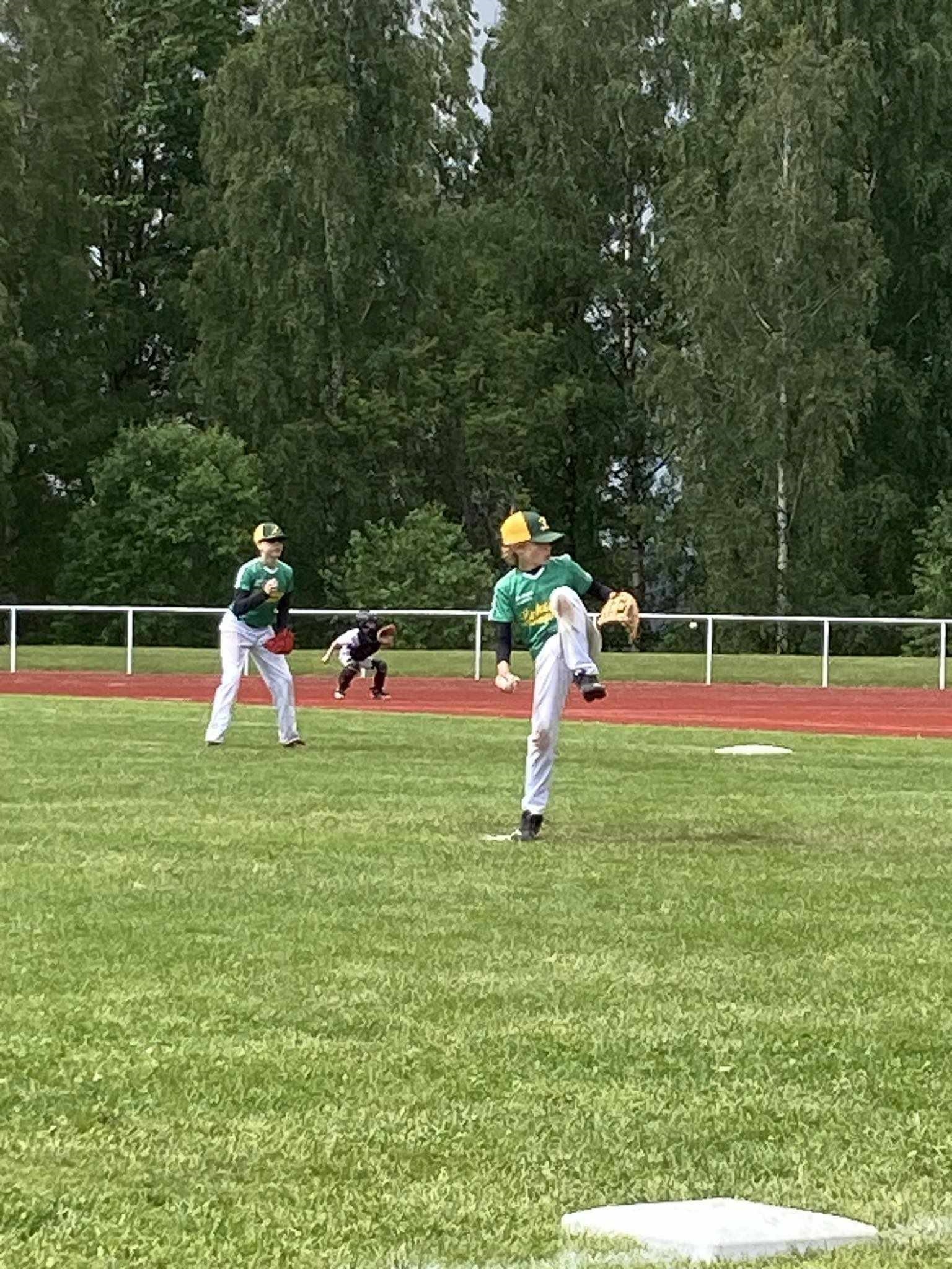 Leksand Baseboll och Softbollklubb spelar på hemmaarenan Leander Field i Leksand.